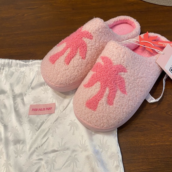 Pink Palm Puff Shoes - PINK PALM PUFF Malibu Slippers in Blush Bay